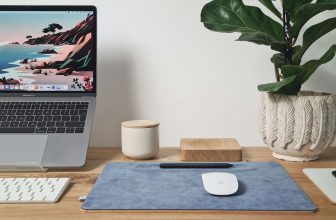 uporządkowane biurko