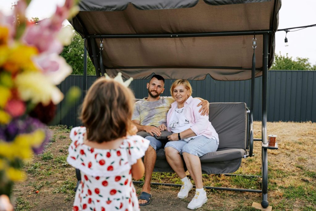 Huśtawka Ogrodowa z 3 Siedziskami Z Dachem