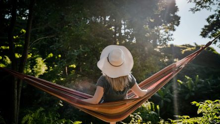 Huśtawka ogrodowa, fotel ogrodowy czy hamak ogrodowy?